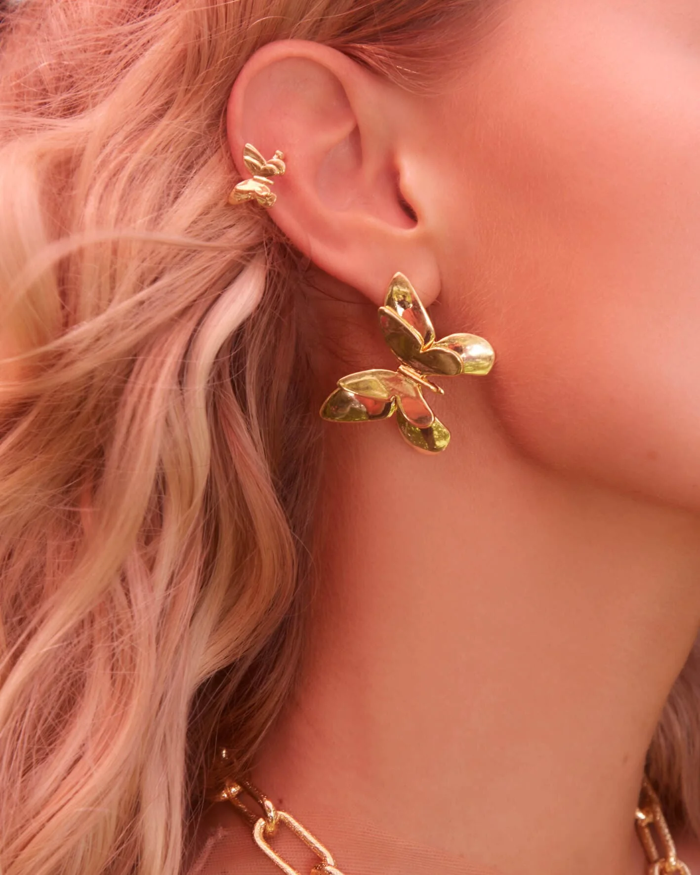 FLOATING BUTTERFLY STUDS - Image 3